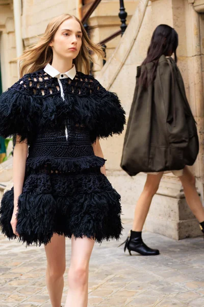 Look 16